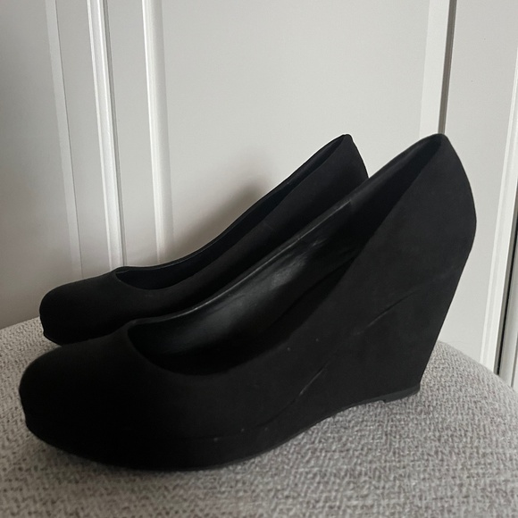 Black dress shoe - Picture 4 of 11